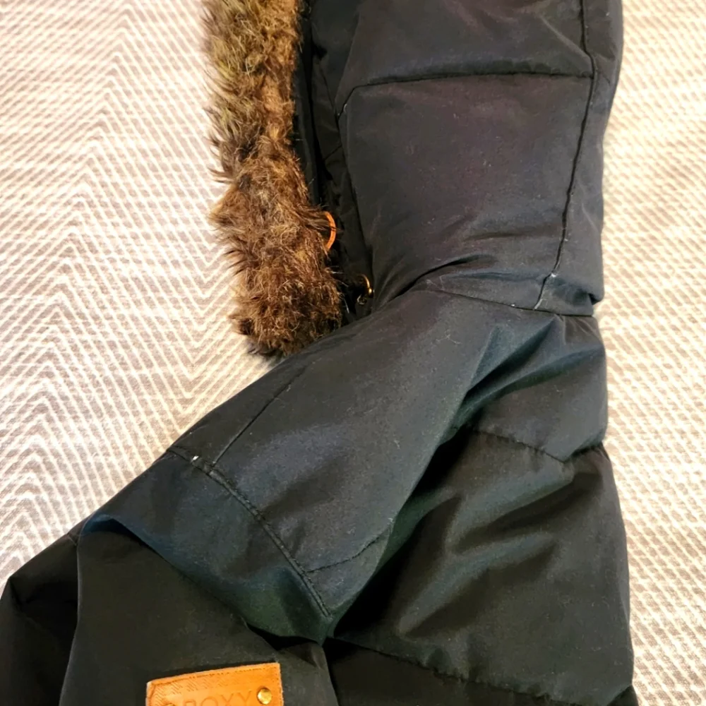 Ladies Roxy Winter Jacket - Picture 2 of 3